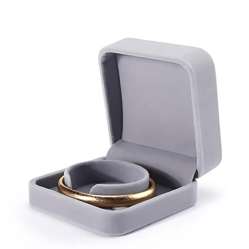 Signature Velvet Gift Box - Dolbrook Jewelers